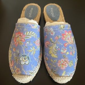 Maypol Anthropologie Handmade in Spain Beautiful pastel colors Flat espadrilles